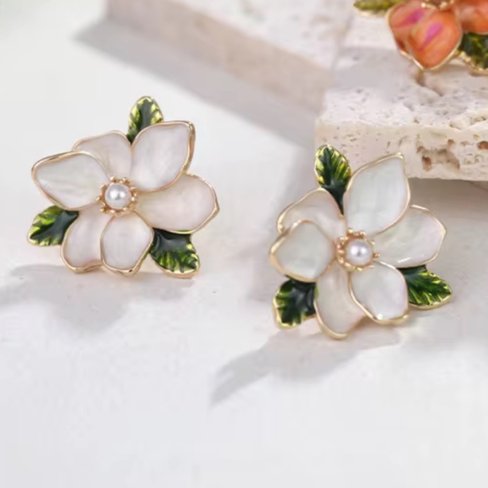 Vintage Design Sweet Flower/Alloy Pearl Enamel Camellia Stud Earrings. - Picture 14 of 14